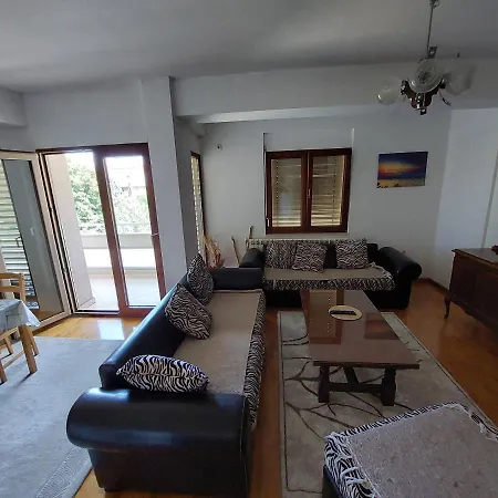 George Apartment