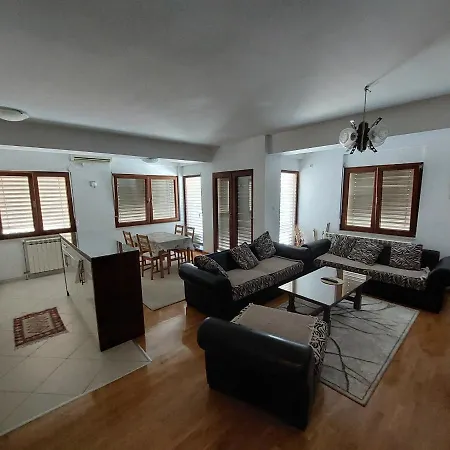 George Apartment *